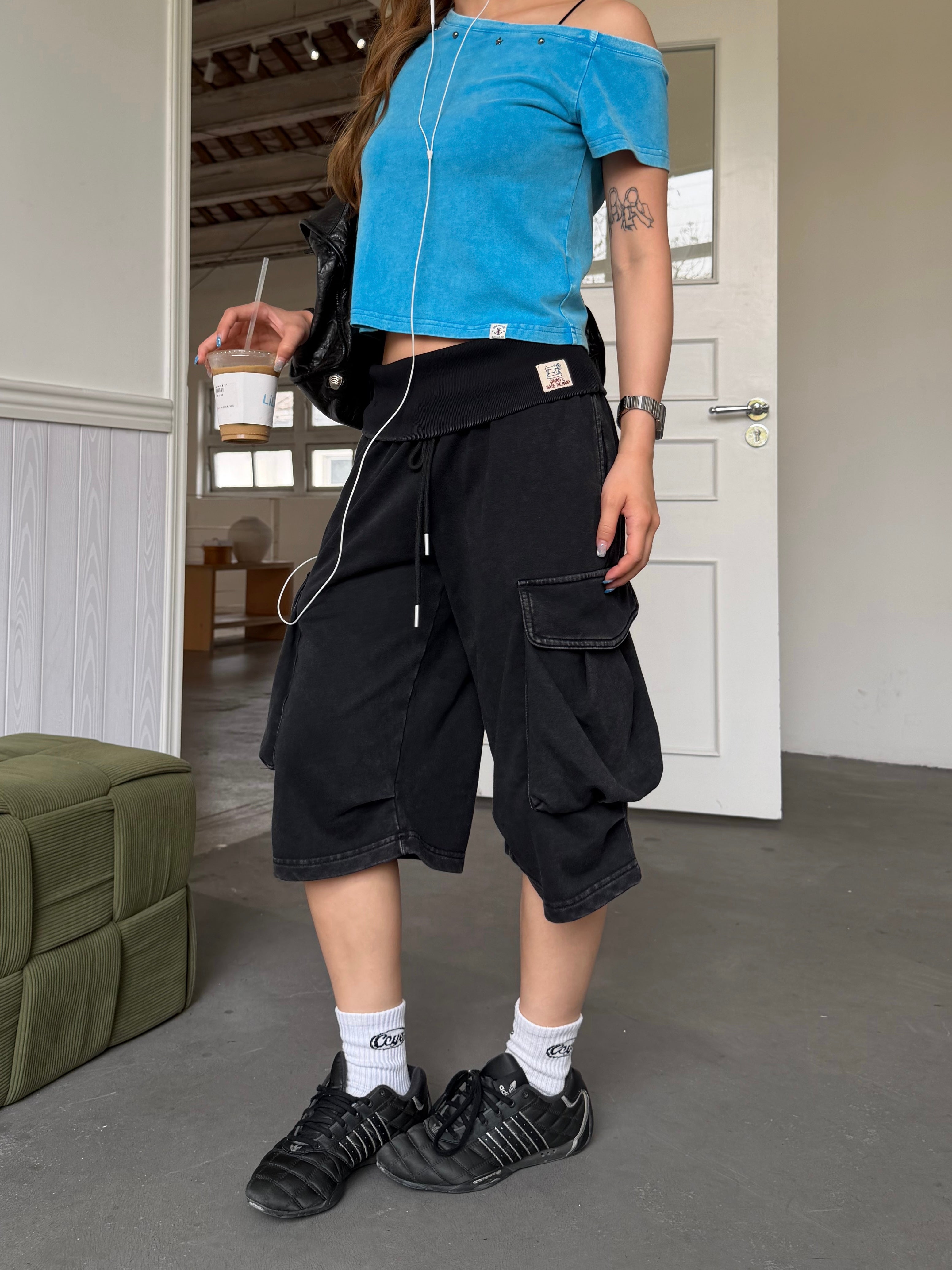 CCYE LOW WAIST WASHED TURN-UP WAIST CAPRI SHORTS