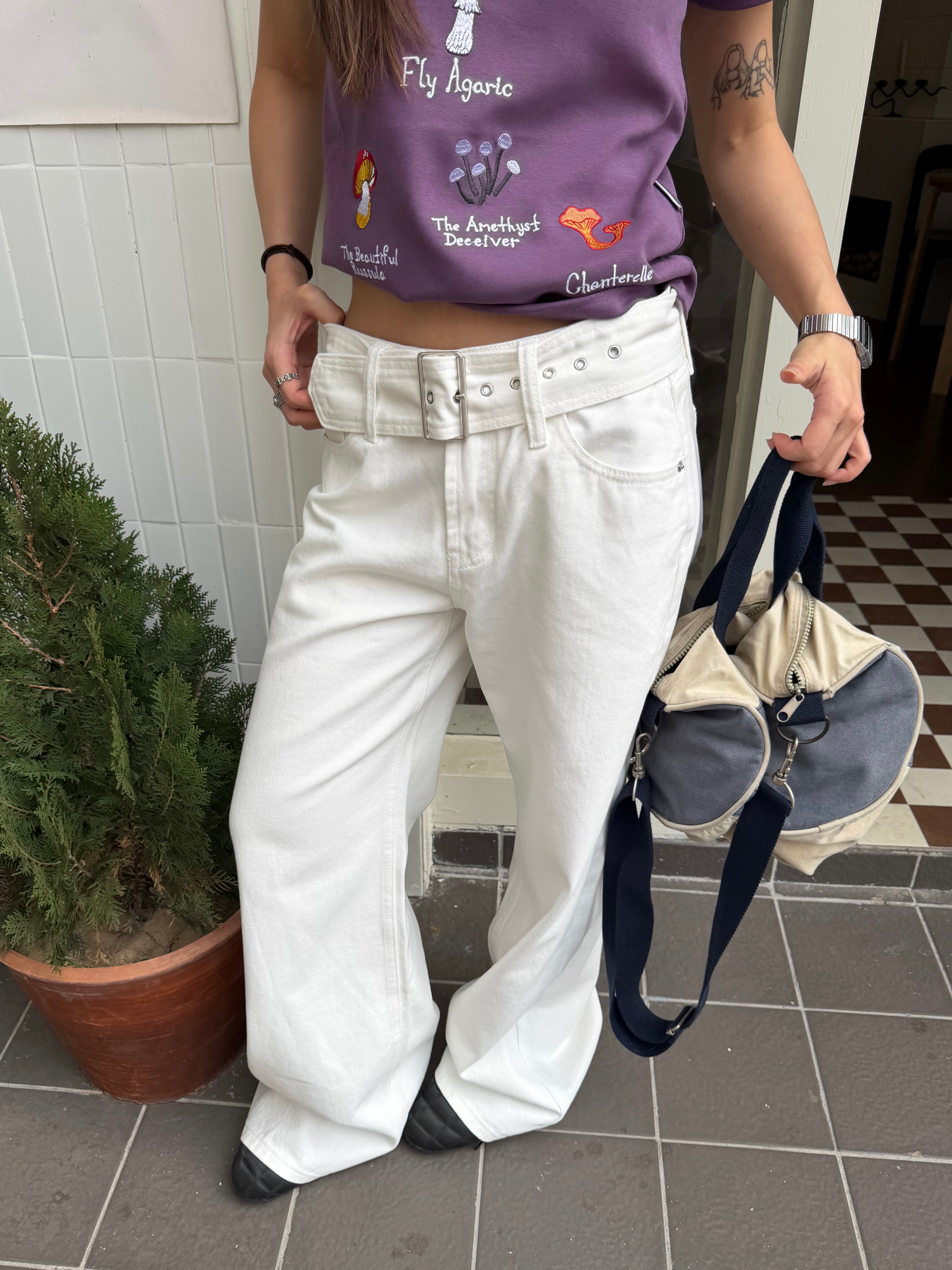 CCYE MID LOW RISE STRAIGHT WHITE JEANS