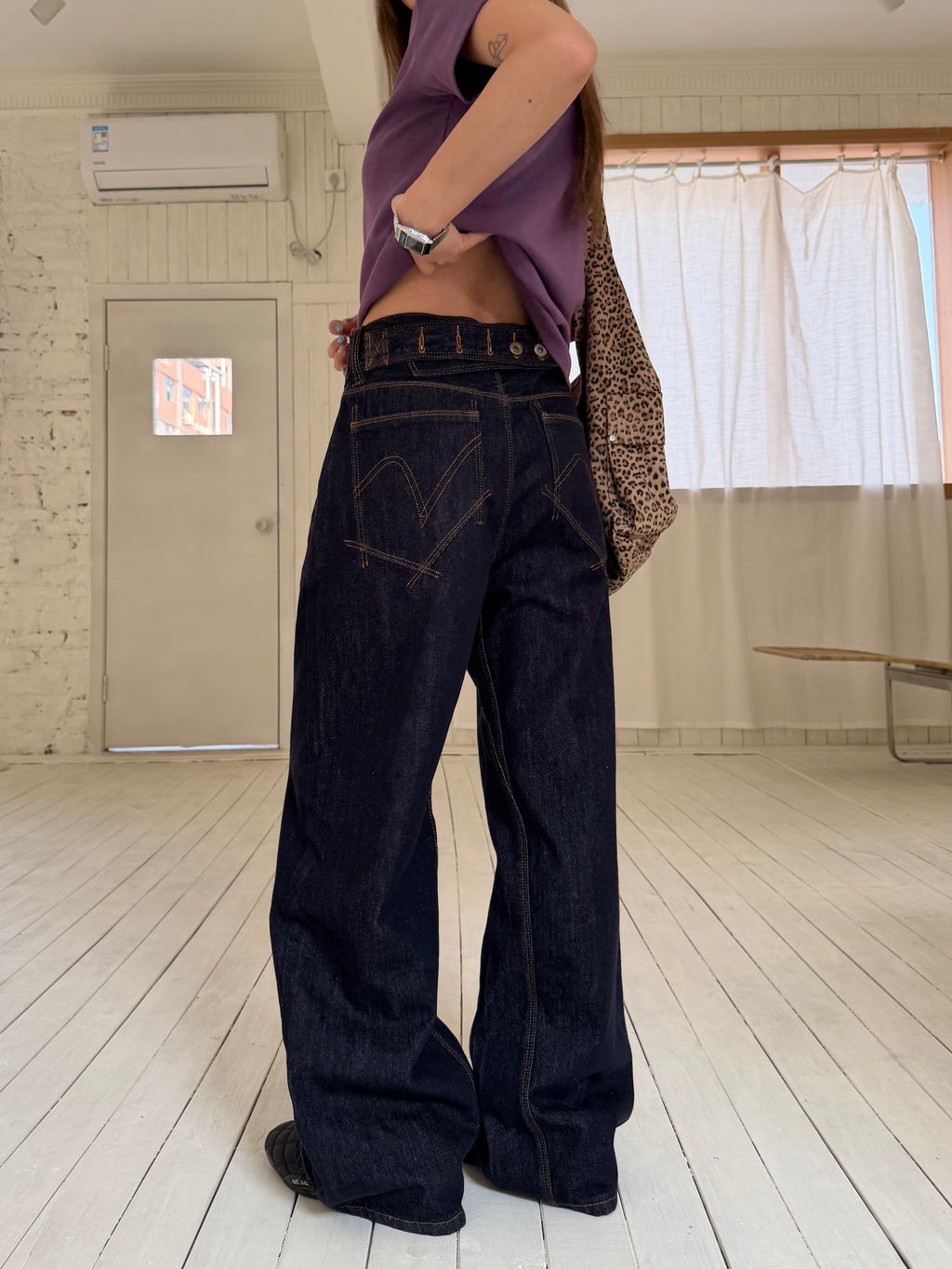 CCYE STRAIGHT LEG LOOSE FIT CASUAL JEANS