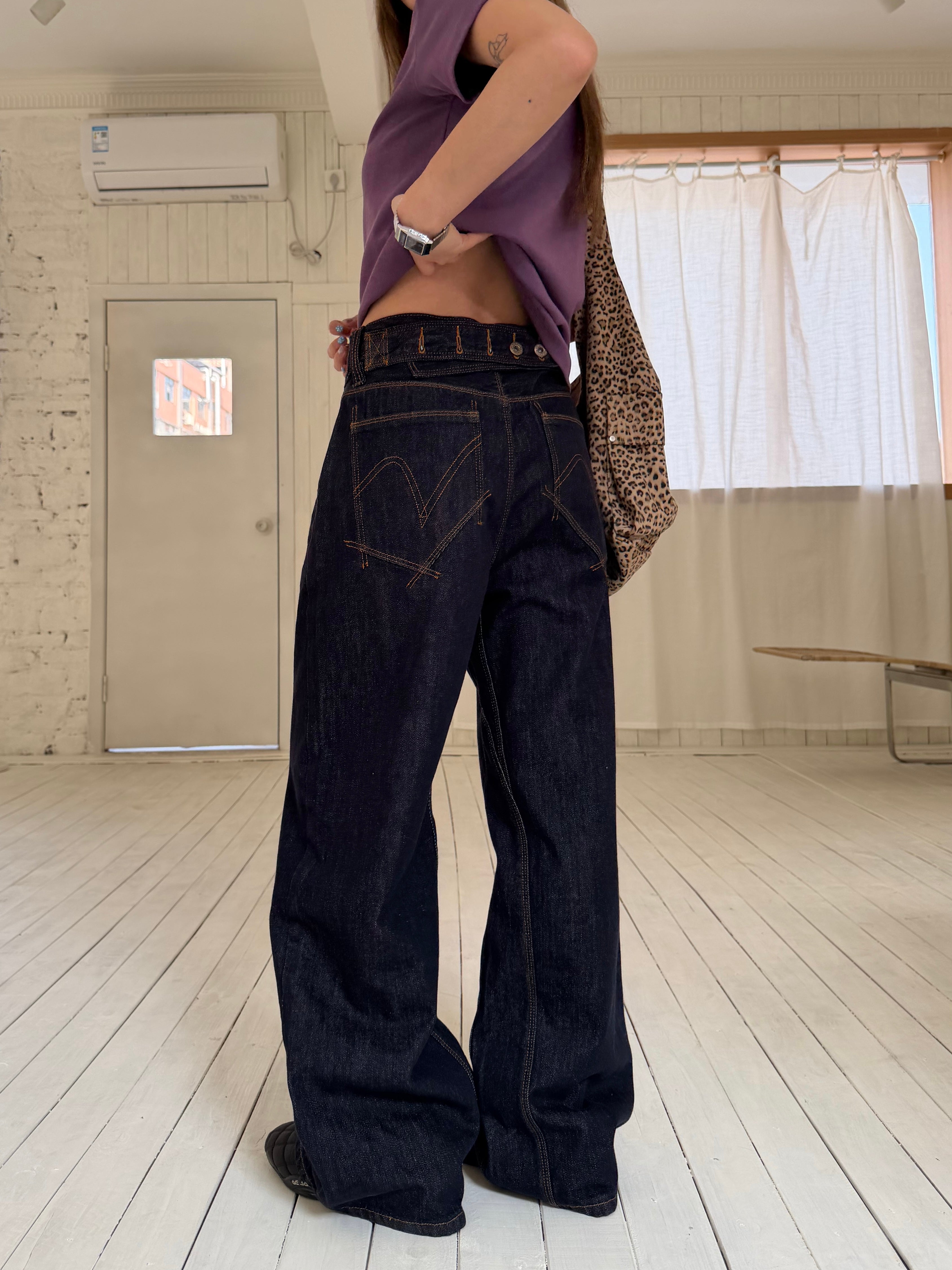 CCYE STRAIGHT LEG LOOSE FIT CASUAL JEANS