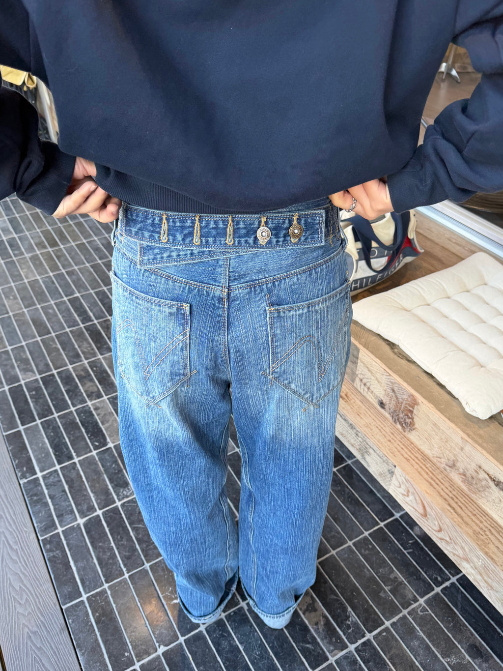 CCYE LOOSE STRAIGHT LEG JEANS