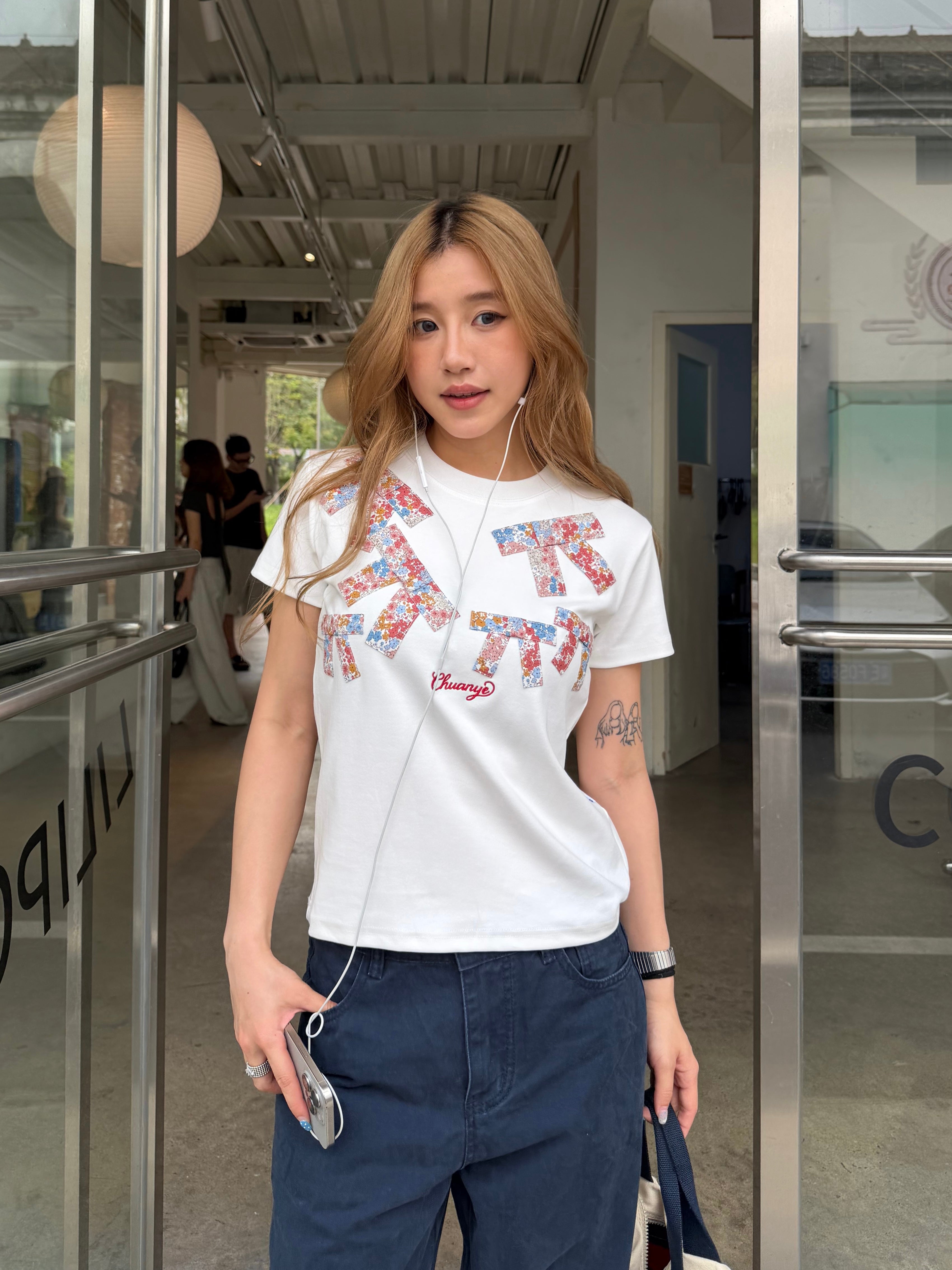 CCYE ORIGINAL DESIGN APPLIQUÉ BOW SHORT SLEEVE TOP