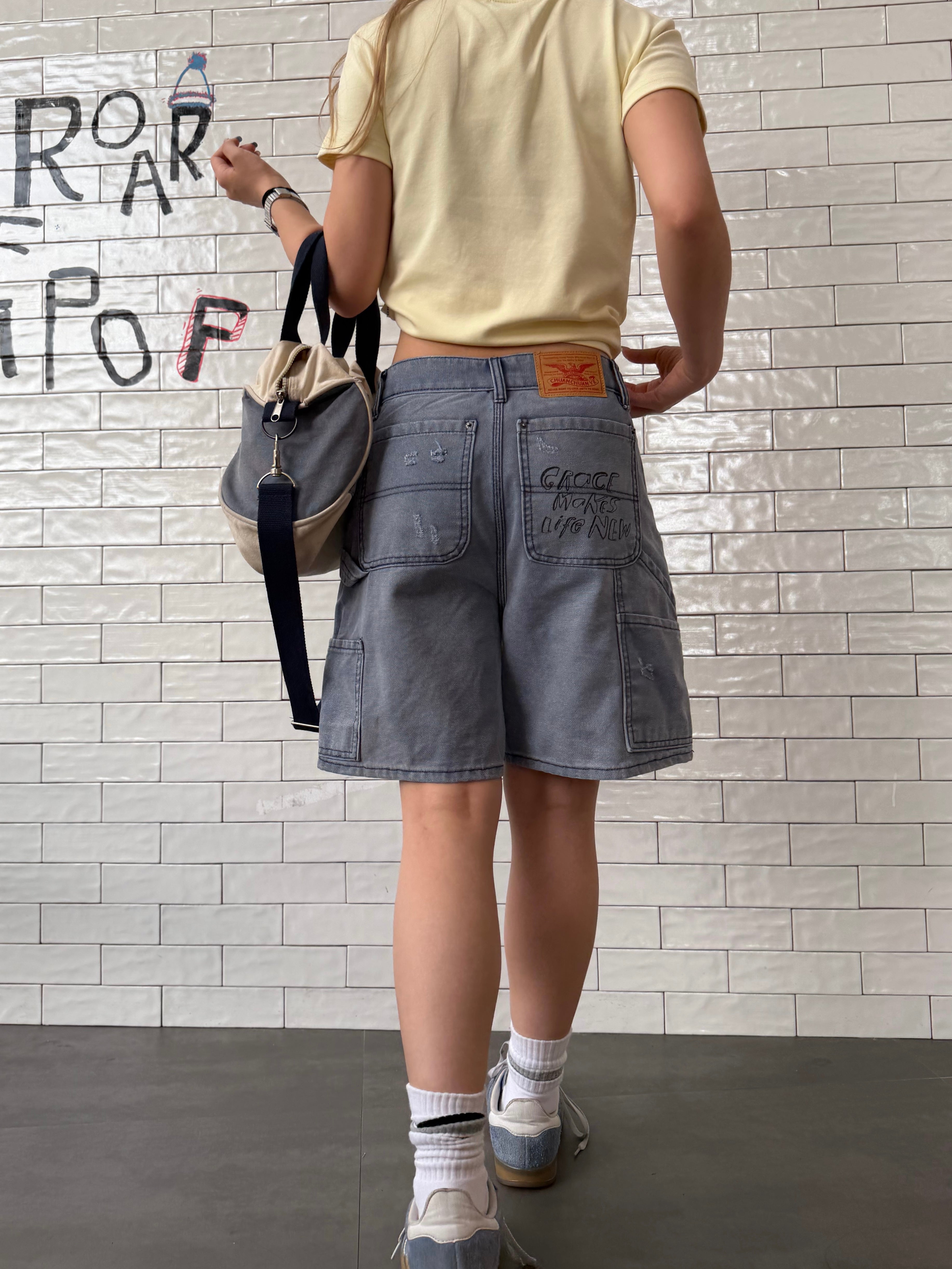 CCYE ORIGINAL EMBROIDERED PRINTED DISTRESSED DENIM FIVE-POINT SHORTS